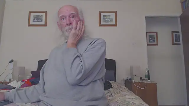 WaverlyKernow online show from 05/19/26, 01:39