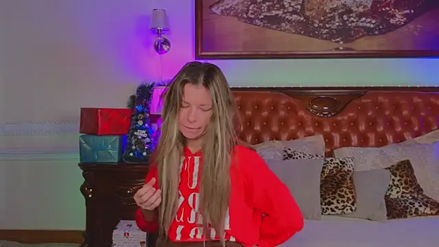 Snapshot of Real_Tini chatting on 12/23/25, 06:33 Real Tini online show from 12/23/25, 06:33