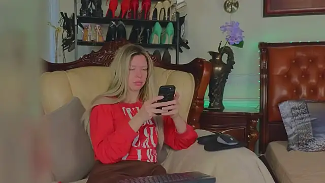 Snapshot of Real_Tini chatting on 03/20/26, 07:24 Real Tini online show from 03/20/26, 07:24