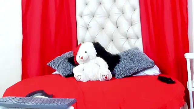 luna hoott online show from 01/12/25, 09:51