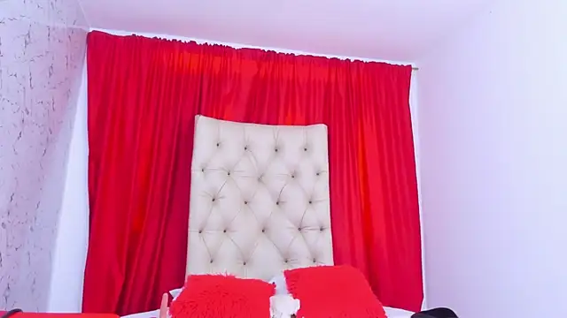 luna hoott online show from 07/28/26, 03:21