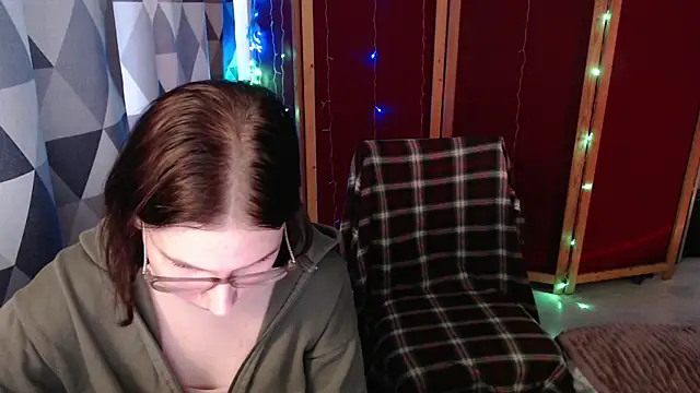 Snapshot of Emma_and_Tyller chatting on 12/12/24, 08:36 Emma and Tyller online show from 12/12/24, 08:36