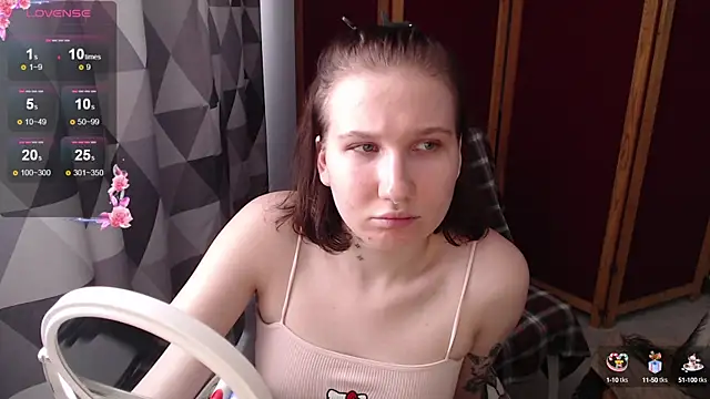 Snapshot of Emma_and_Tyller chatting on 01/14/25, 06:34 Emma and Tyller online show from 01/14/25, 06:34