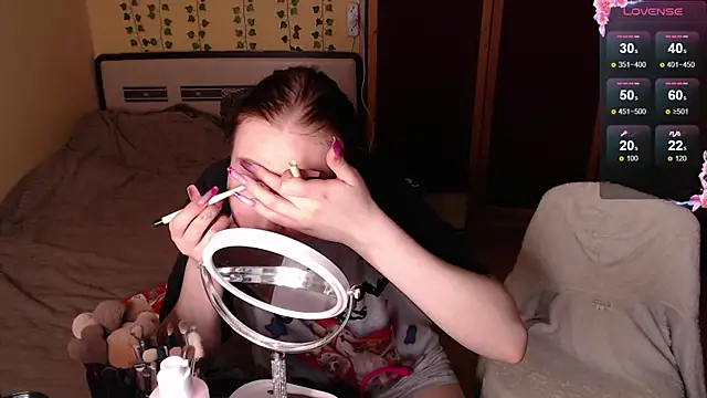 Snapshot of Emma_and_Tyller chatting on 03/05/25, 06:34 Emma and Tyller online show from 03/05/25, 06:34