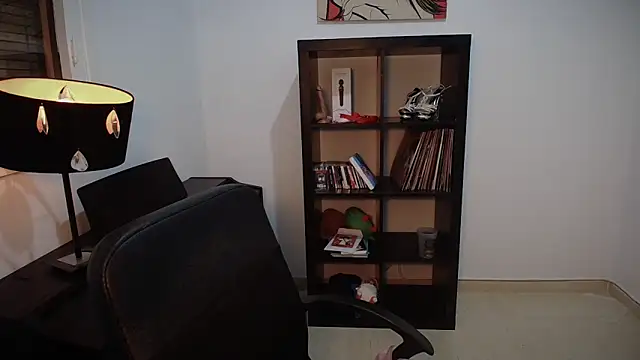 Windy butterfly online show from 09/25/25, 07:28