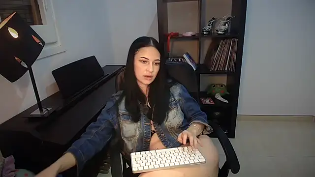 Windy butterfly online show from 10/15/25, 07:03