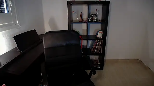 Windy butterfly online show from 10/25/25, 10:01