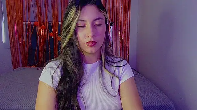 Lia 14  online show from 11/01/25, 08:22