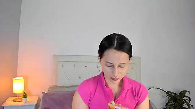 MELISSA ALVAREZ online show from 10/29/25, 09:11