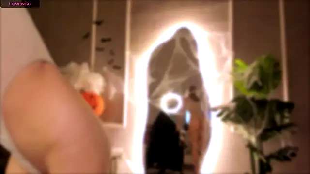 Snapshot of Eli_Llie chatting on 11/04/25, 08:41 Eli Llie online show from 11/04/25, 08:41