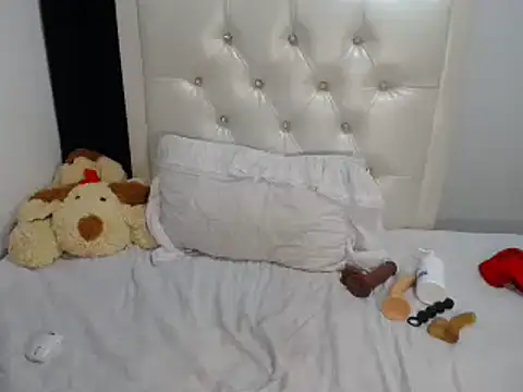 Snapshot of milk_azahara chatting on 10/03/25, 06:21 milk azahara online show from 10/03/25, 06:21