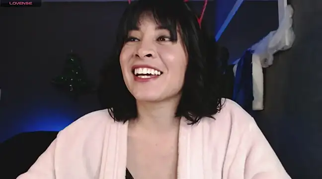 Snapshot of isis_diosa chatting on 12/17/24, 11:38 isis diosa online show from 12/17/24, 11:38