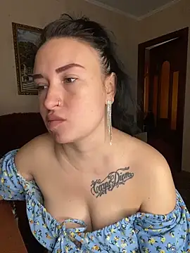 Roxana Bell online show from 05/16/26, 10:47