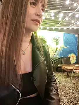 Snapshot of tata_laima__ chatting on 09/13/25, 01:05 tata laima   online show from 09/13/25, 01:05