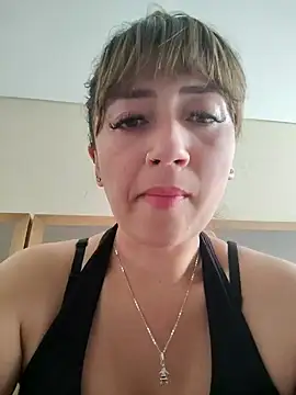 Snapshot of tata_laima__ chatting on 09/29/25, 01:49 tata laima   online show from 09/29/25, 01:49