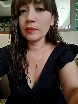 Snapshot of tata_laima__ chatting on 10/01/25, 02:12 tata laima   online show from 10/01/25, 02:12