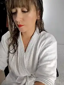 Snapshot of tata_laima__ chatting on 10/06/25, 01:30 tata laima   online show from 10/06/25, 01:30