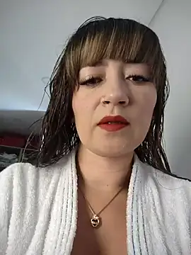 Snapshot of tata_laima__ chatting on 10/20/25, 01:33 tata laima   online show from 10/20/25, 01:33