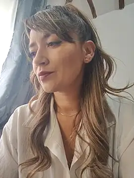 Snapshot of tata_laima__ chatting on 01/16/26, 04:22 tata laima online show from 01/16/26, 04:22