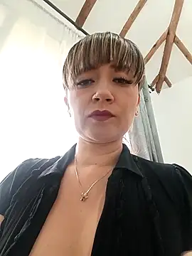 Snapshot of tata_laima__ chatting on 03/11/26, 01:39 tata laima online show from 03/11/26, 01:39