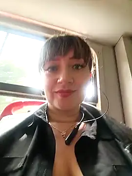 Snapshot of tata_laima__ chatting on 04/14/26, 03:07 tata laima online show from 04/14/26, 03:07