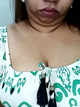 Ravina patil1 online show from 11/18/25, 12:53