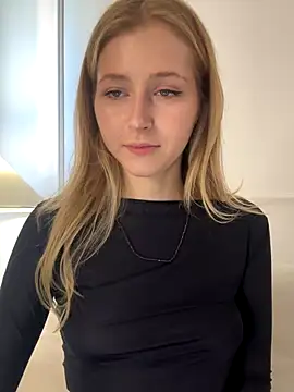 LunaRase online show from 09/28/25, 10:31