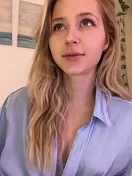 LunaRase online show from 10/05/25, 09:07