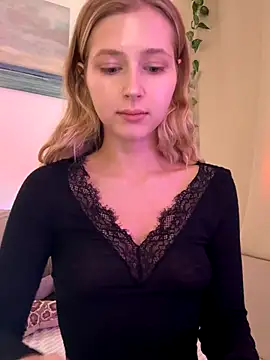 LunaRase online show from 10/16/25, 11:00