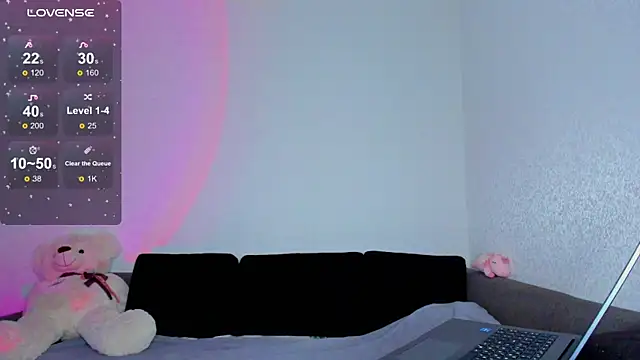 Snapshot of misspollywow chatting on 09/19/25, 05:02 misspollywow online show from 09/19/25, 05:02