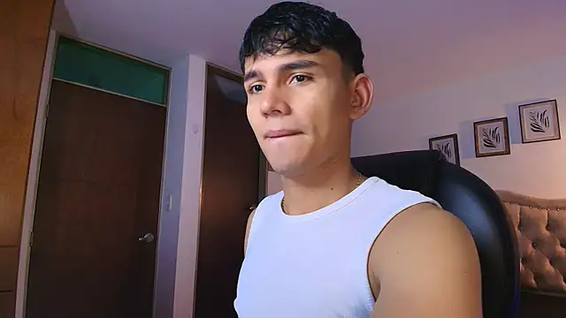 EstebanPerez  online show from 10/22/25, 10:48
