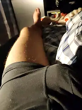 heszkewmeszke36 online show from 10/28/25, 07:23