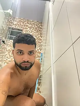 Snapshot of EuuupravcS2 chatting on 10/12/25, 01:59 EuuupravcS2 online show from 10/12/25, 01:59