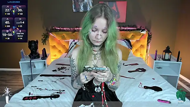 Mary Xextra online show from 12/14/24, 11:23