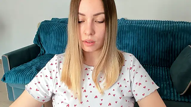 Mia shy1 online show from 02/07/25, 07:40