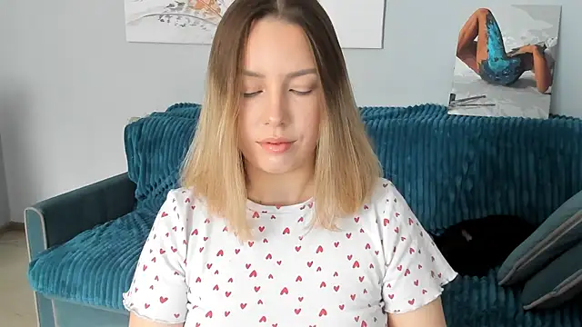 Mia shy1 online show from 02/26/25, 06:58