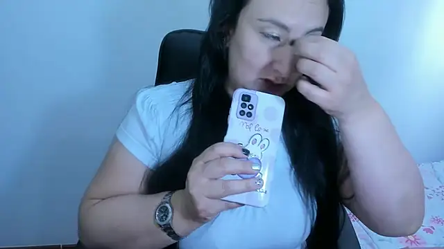 Snapshot of Ashyle chatting on 09/14/25, 07:13 Ashyle online show from 09/14/25, 07:13