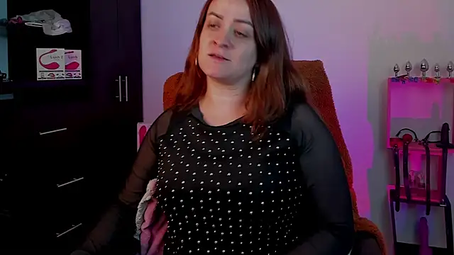 sara goodgirl13 online show from 01/04/25, 10:02