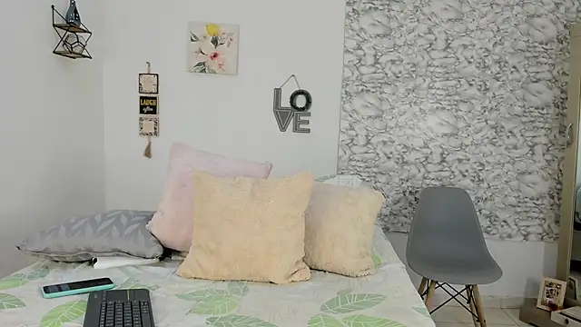 Snapshot of Canhela1 chatting on 03/15/26, 02:45 Canhela1 online show from 03/15/26, 02:45