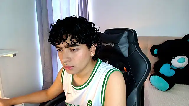  nickconnor01 online show from 12/08/24, 08:04