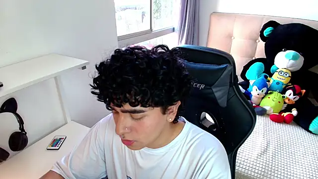  nickconnor01 online show from 12/19/24, 08:34