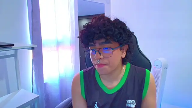  nickconnor01 online show from 01/20/25, 03:28