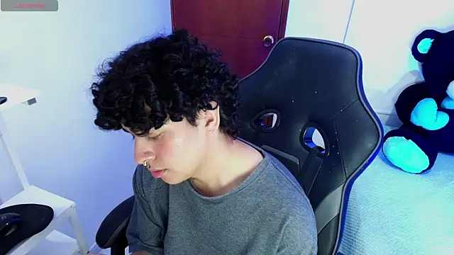  nickconnor01 online show from 03/22/25, 08:37