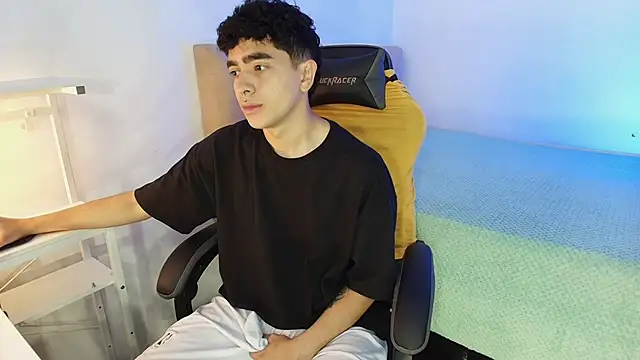  nickconnor01 online show from 10/12/25, 08:30