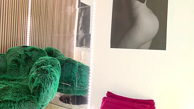 celia chanel online show from 06/18/26, 05:08