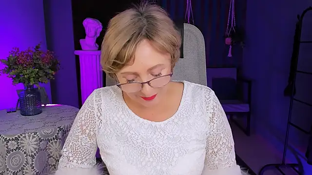 sugar vivien online show from 01/09/25, 04:17