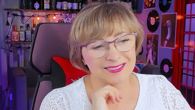 sugar vivien online show from 10/13/25, 01:11