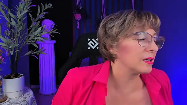 sugar vivien online show from 11/08/25, 01:11