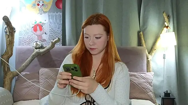 Snapshot of MileyMiller chatting on 06/09/26, 12:39 MileyMiller online show from 06/09/26, 12:39