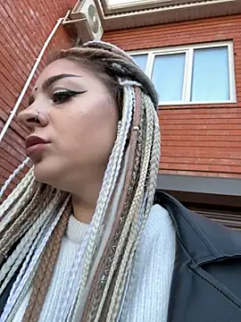 Snapshot of TwixCouple chatting on 11/02/25, 01:02 TwixCouple online show from 11/02/25, 01:02